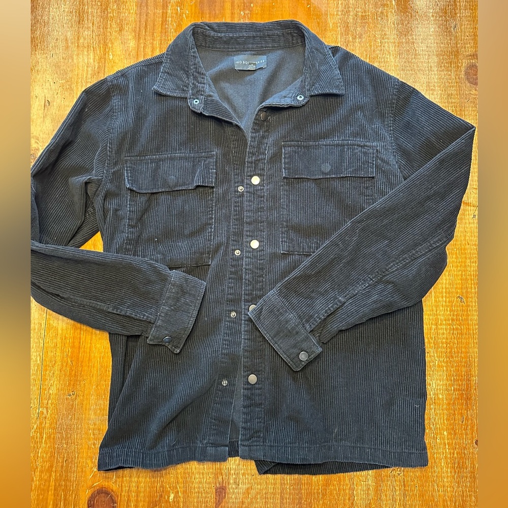 Men’s shacket used as a women’s shacket.